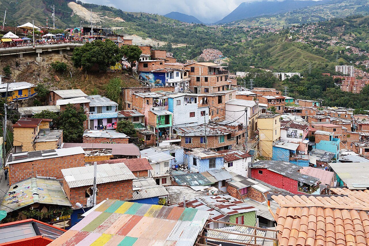 Colombian neighborhood showing different estratos and social stratification
